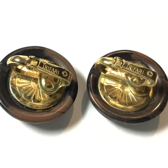 Vintage 1960s Crown Trifari Faux Wood Clip Earrings - Picture 2 of 2